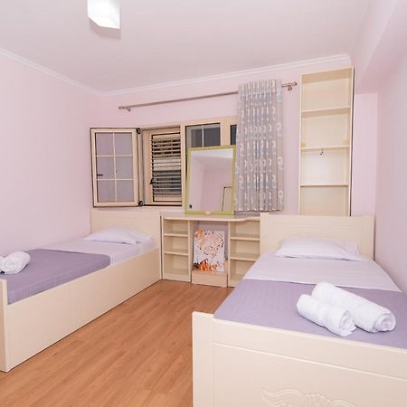 Tirana Central Exclusive Luaran gambar