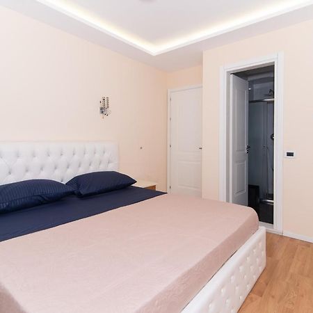 Tirana Central Exclusive Luaran gambar