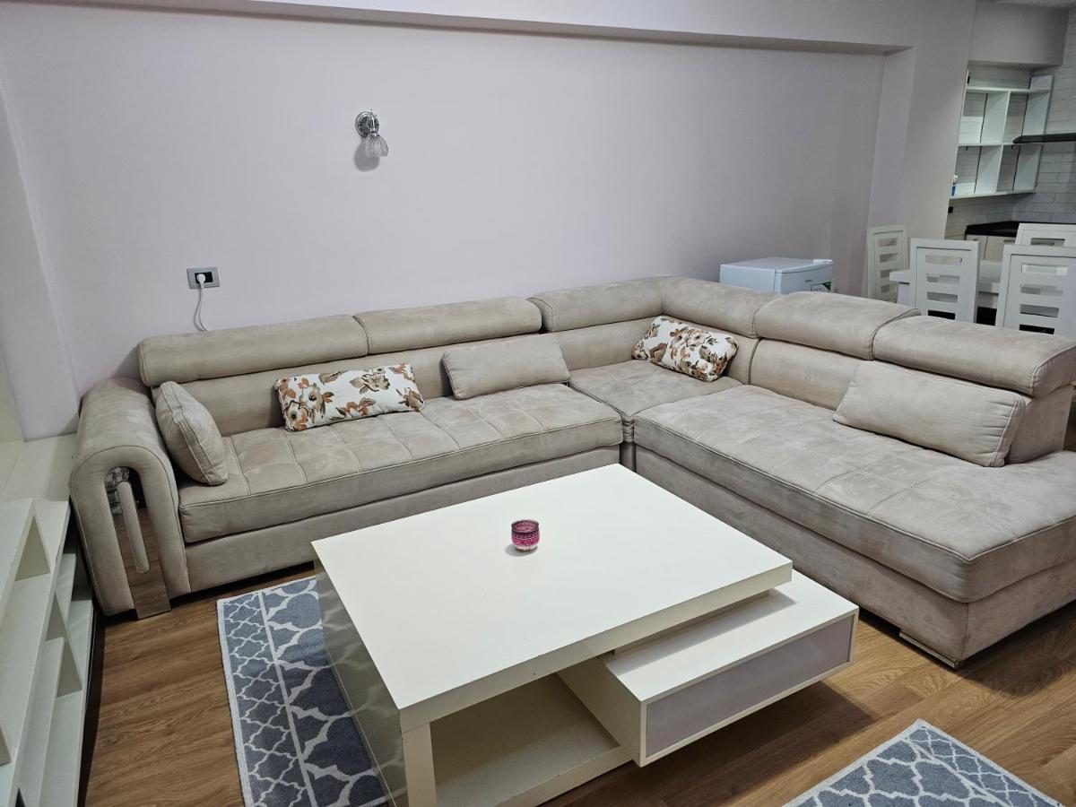 Tirana Central Exclusive Luaran gambar