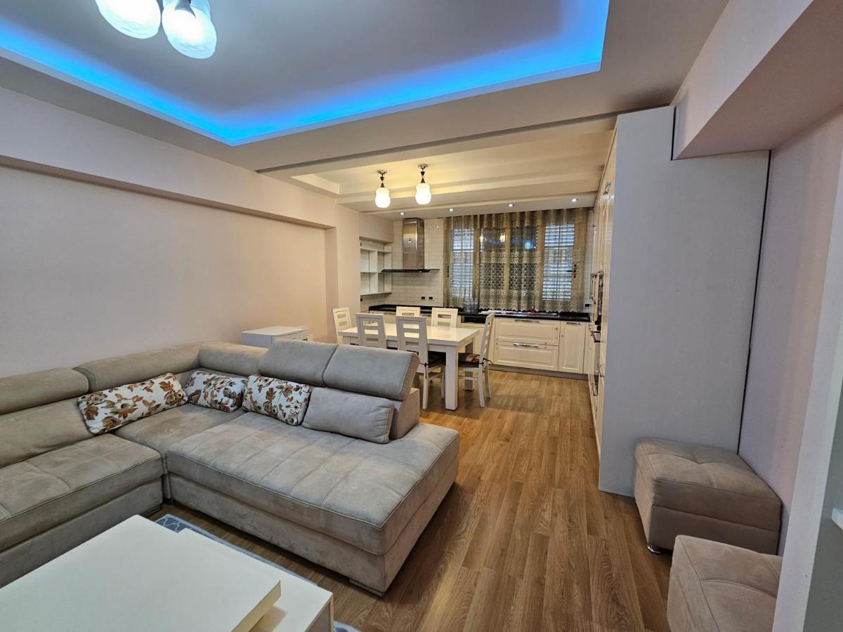 Tirana Central Exclusive Luaran gambar