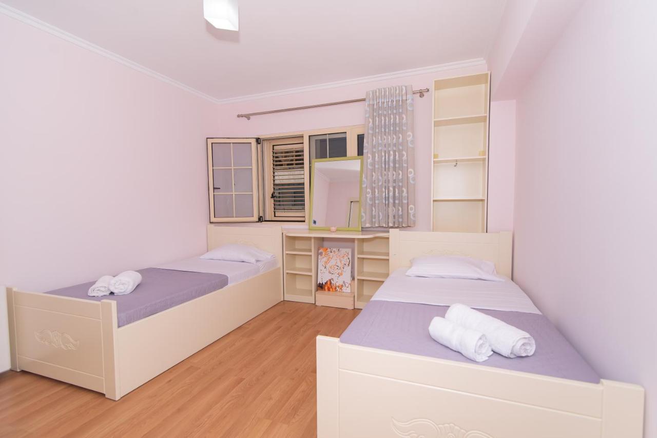 Tirana Central Exclusive Luaran gambar