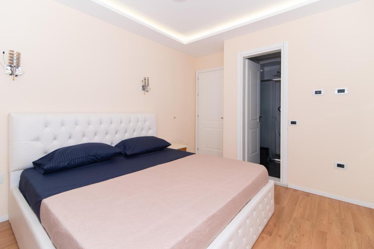 Tirana Central Exclusive Luaran gambar
