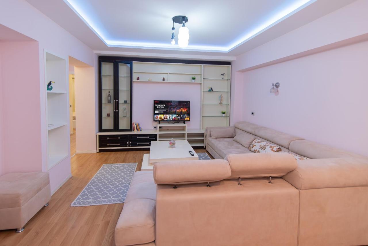 Tirana Central Exclusive Luaran gambar